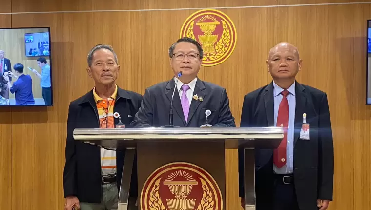'Premsak' urges 'Ung Ing' to resign to close the political vacuum!